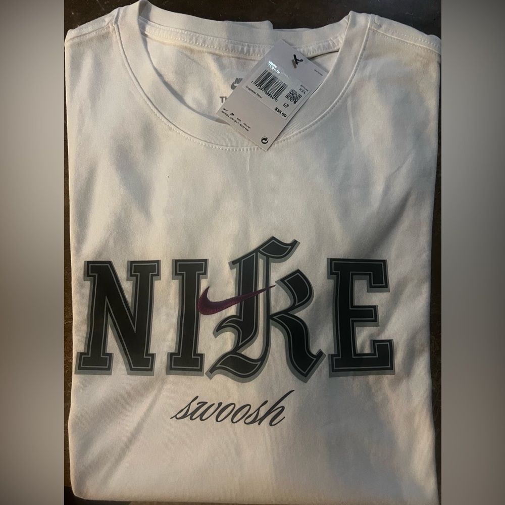 Nike tee new